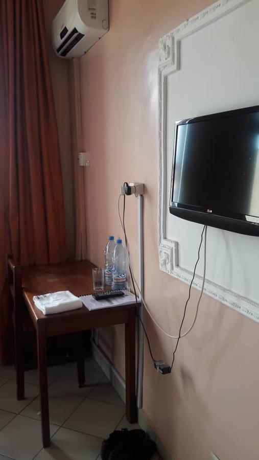 Relais Saint Jacques Hotel Yaoundé Exterior photo